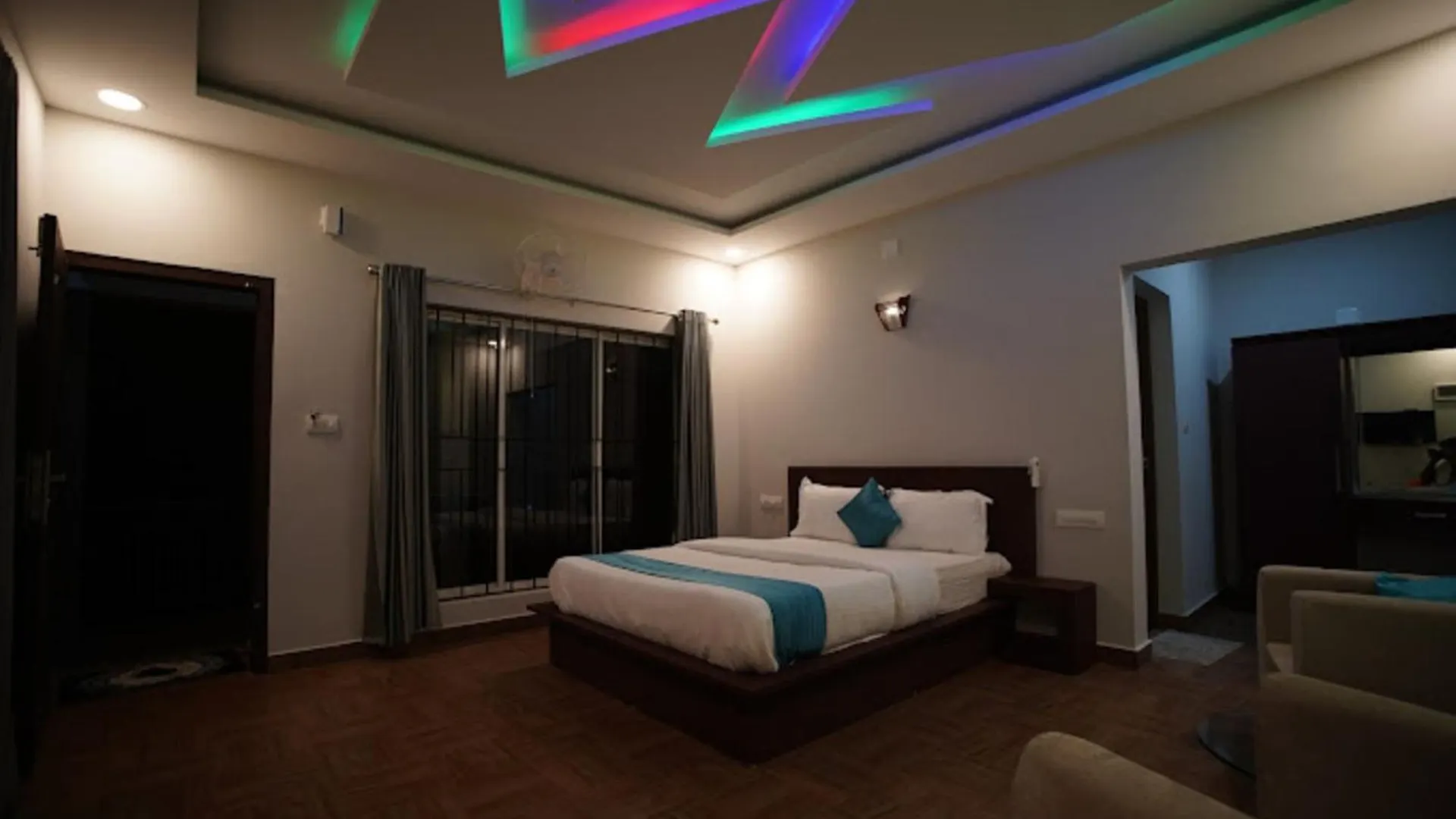 Misty Dam Wayanad Premium Resort With Banasura Dam View Padinjarathara 0*,  India